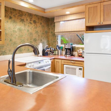 Lotus Suite, 1 Bedroom, Sleeps 4, Pool & Bbq, Pre-Renovation Summer Sale Kihei Eksteriør bilde