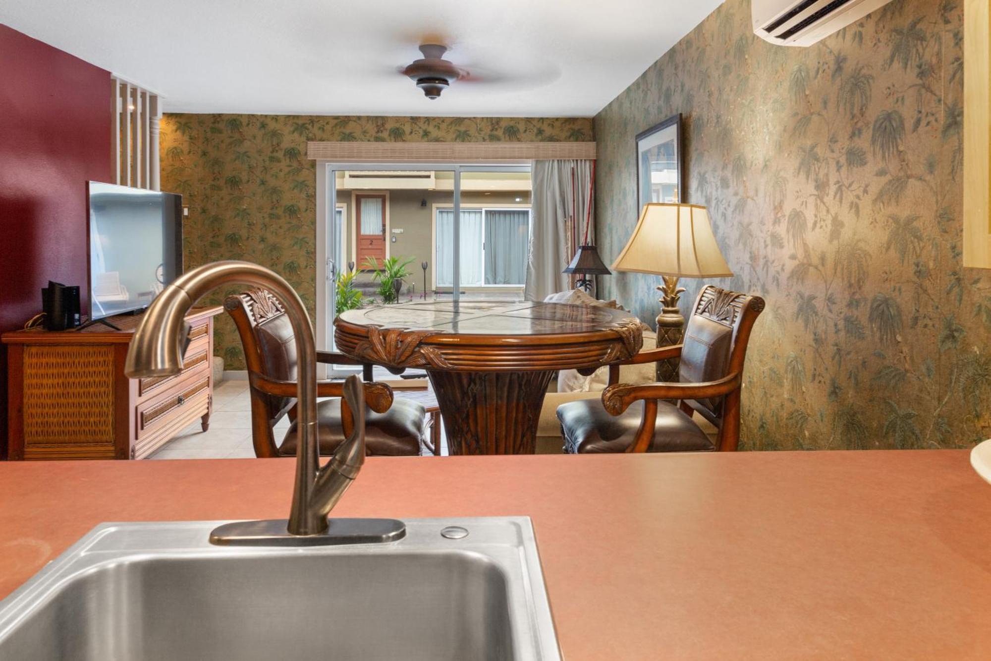 Lotus Suite, 1 Bedroom, Sleeps 4, Pool & Bbq, Pre-Renovation Summer Sale Kihei Eksteriør bilde