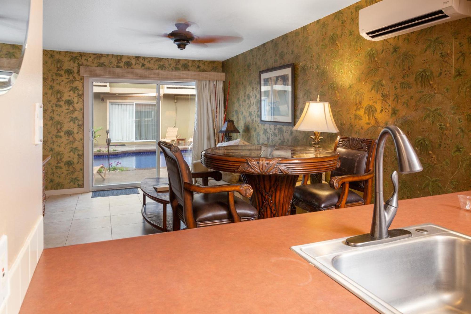 Lotus Suite, 1 Bedroom, Sleeps 4, Pool & Bbq, Pre-Renovation Summer Sale Kihei Eksteriør bilde