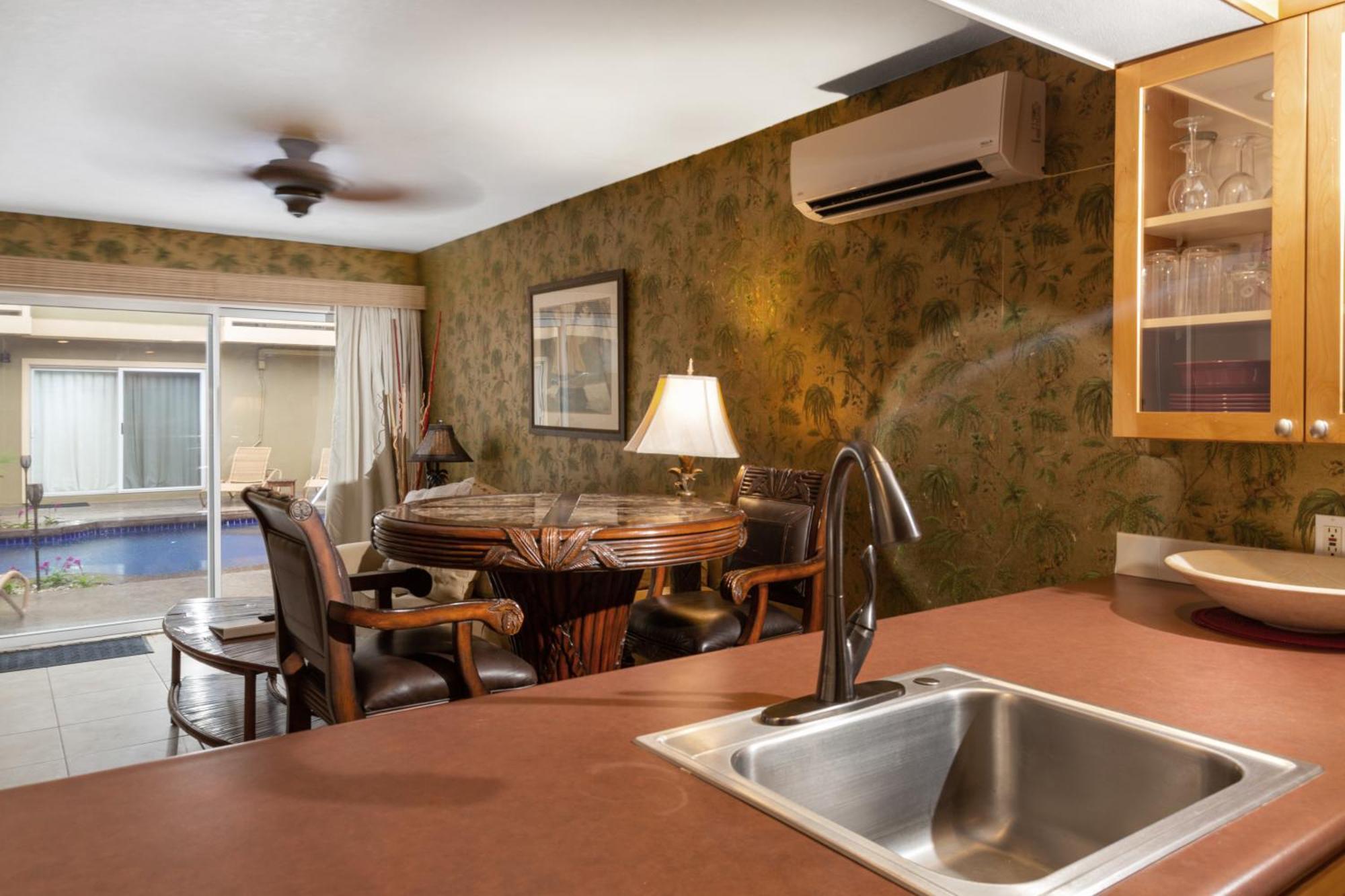 Lotus Suite, 1 Bedroom, Sleeps 4, Pool & Bbq, Pre-Renovation Summer Sale Kihei Eksteriør bilde